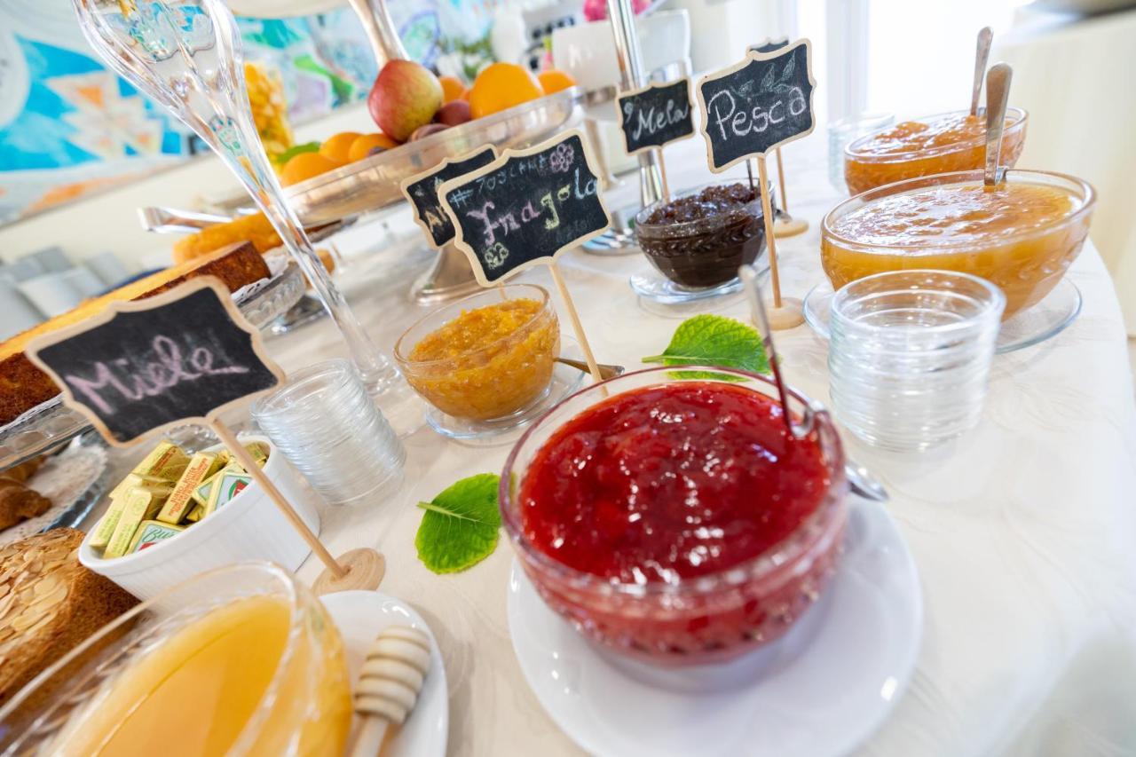 Hotel Rosmarina 마리나디그로세토 외부 사진